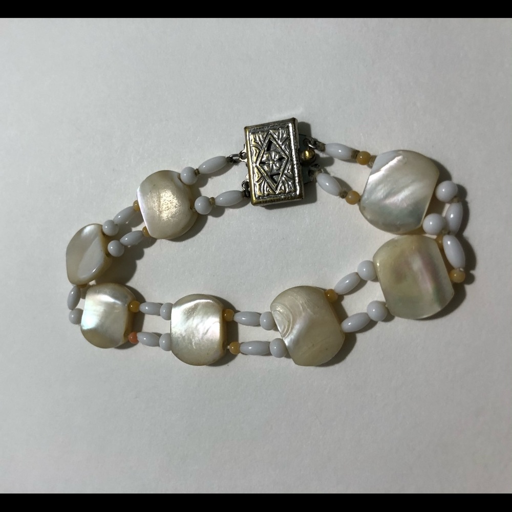 Flat White Shell Box Clasp Bracelet